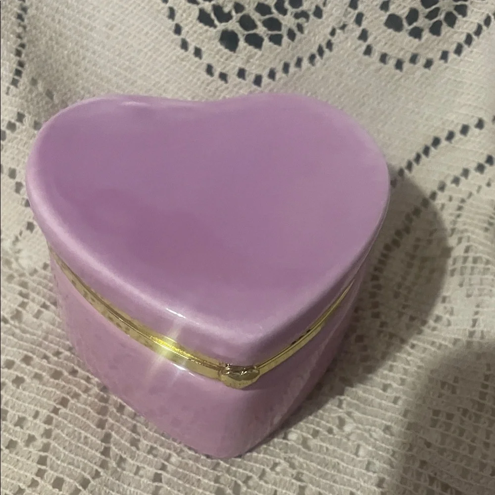 Lilac Ceramic Trinket Box with Gold Accent new